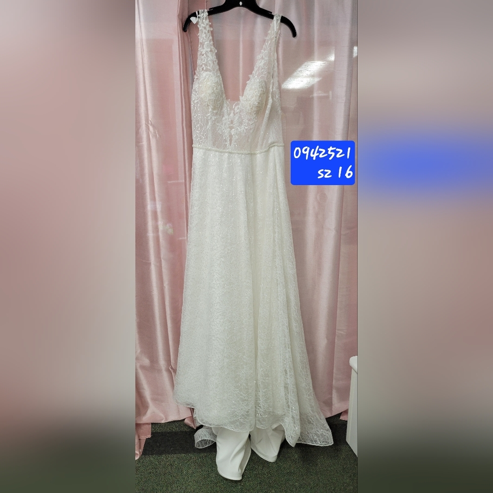 Elegant Sz 16 Ivory Fiore Lace With Sparkle  Wedding Dress Name Hosana Nwt